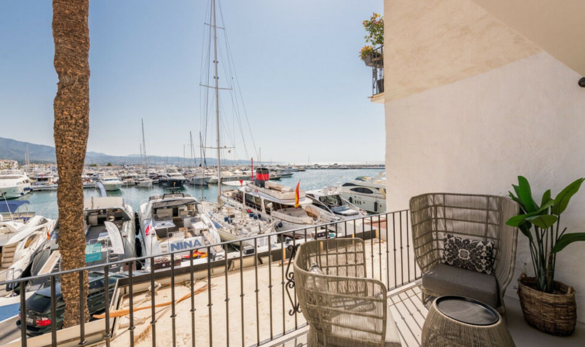 Resale - Apartment -
Puerto Banús