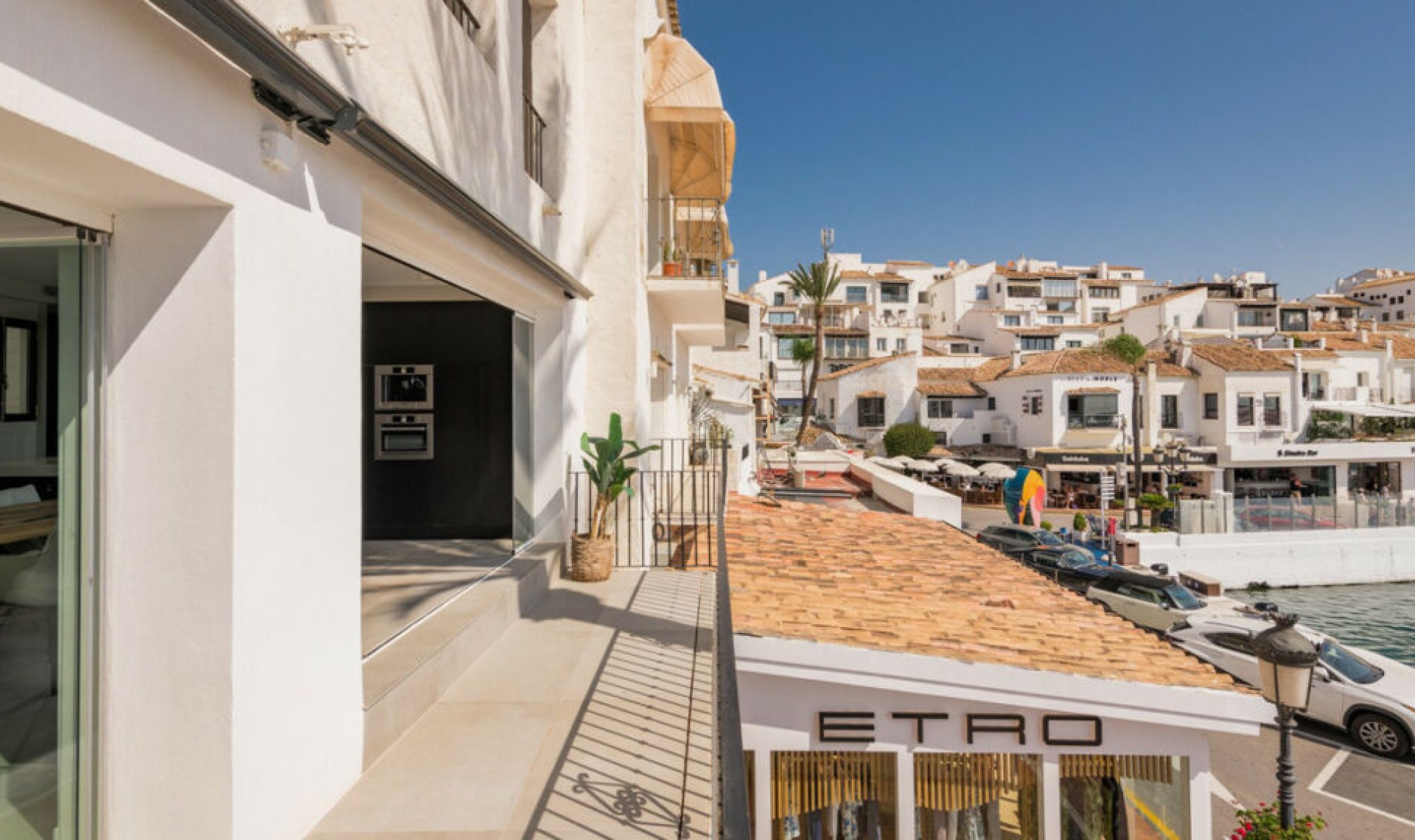 Resale - Apartment -
Puerto Banús