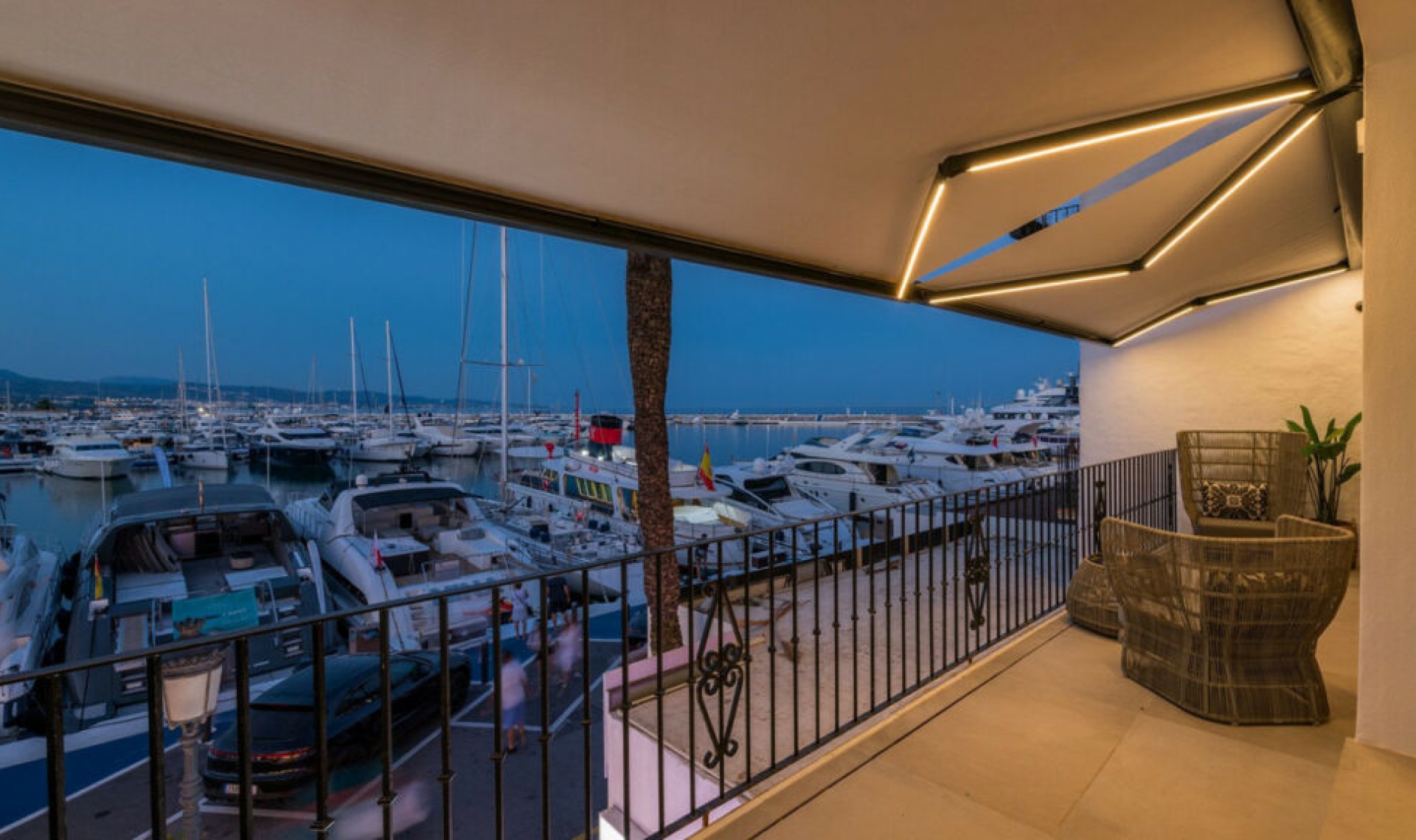 Resale - Apartment -
Puerto Banús