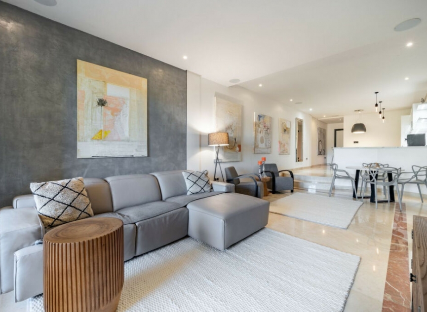 Resale - Apartment -
Puerto Banús