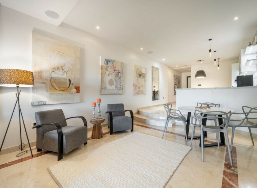 Resale - Apartment -
Puerto Banús