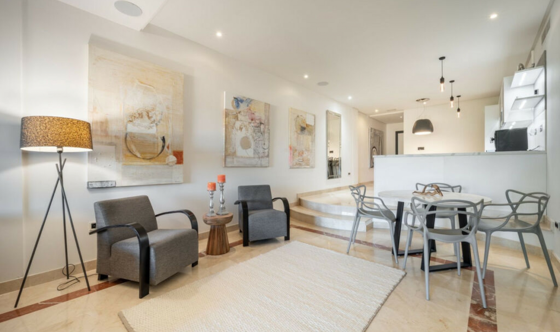 Resale - Apartment -
Puerto Banús