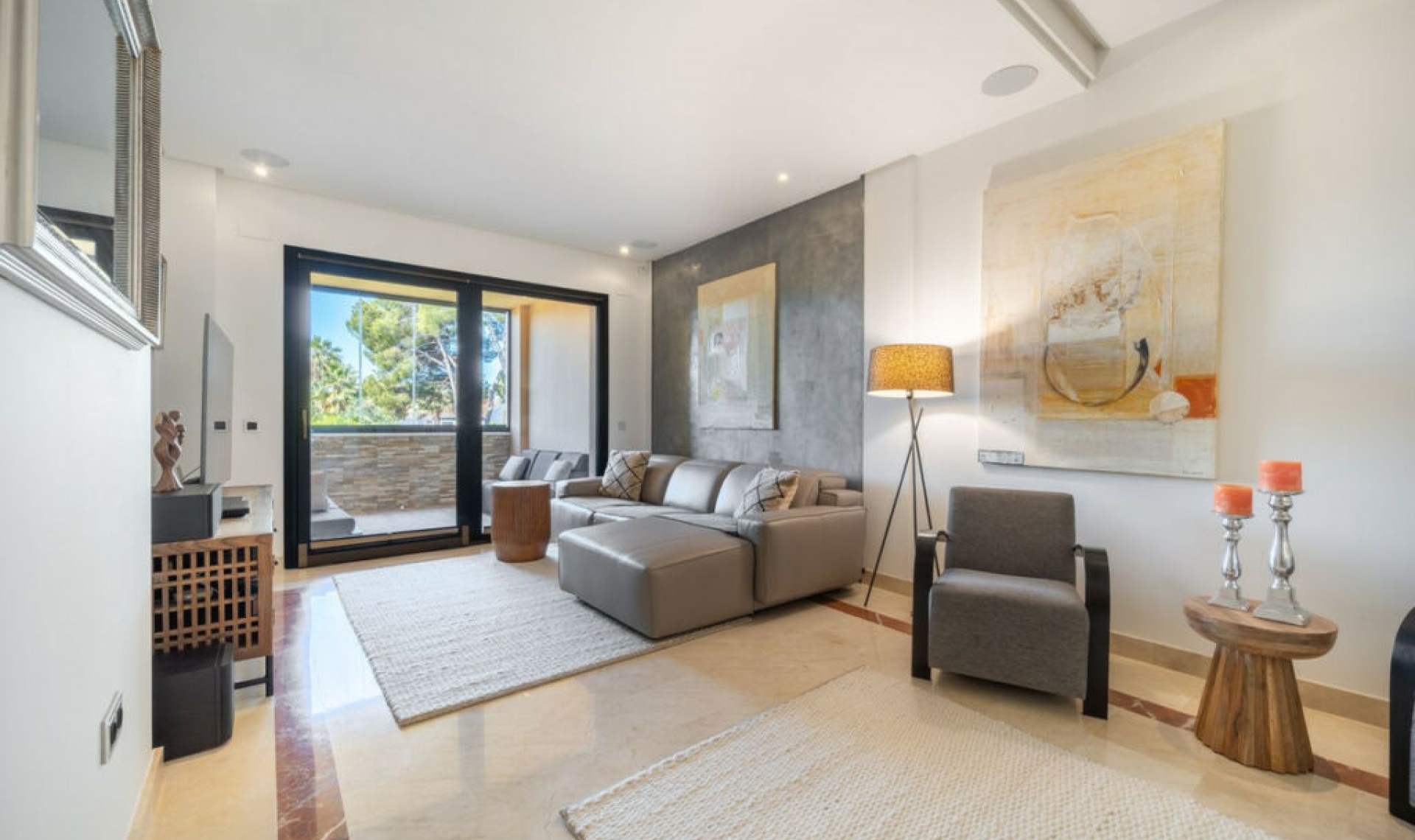Resale - Apartment -
Puerto Banús