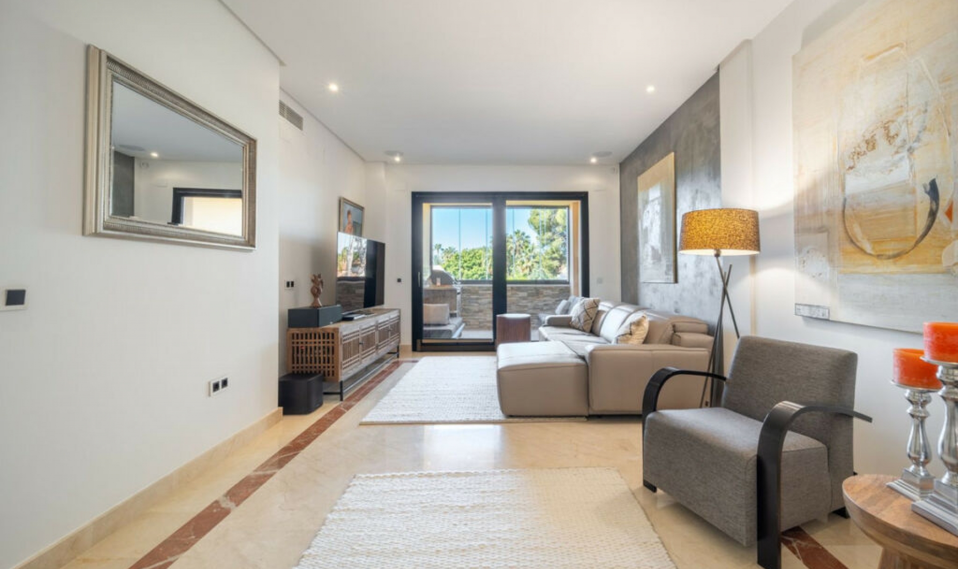 Resale - Apartment -
Puerto Banús