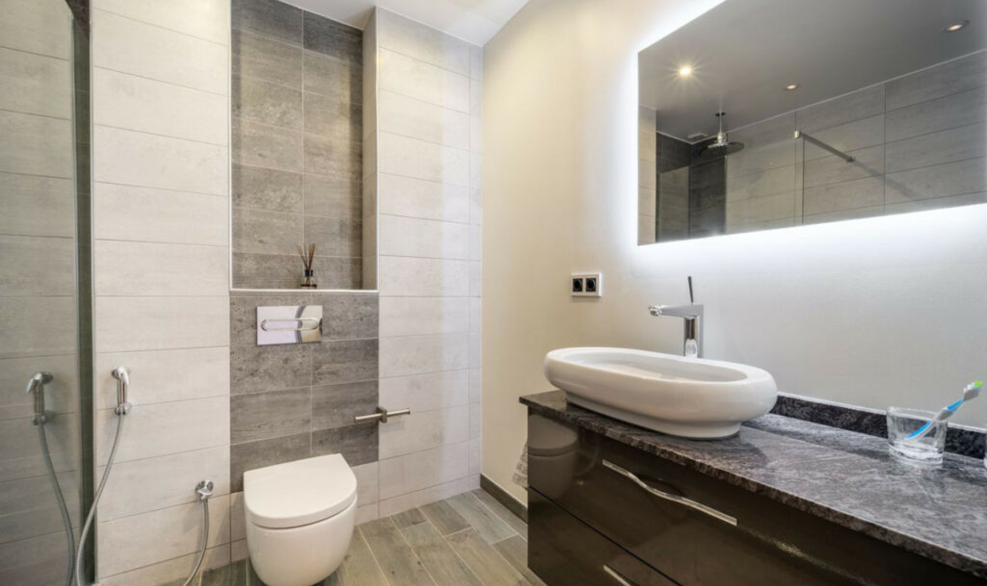 Resale - Apartment -
Puerto Banús