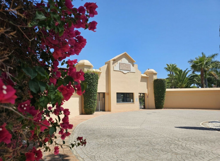 Resale - Apartment -
Puerto Banús