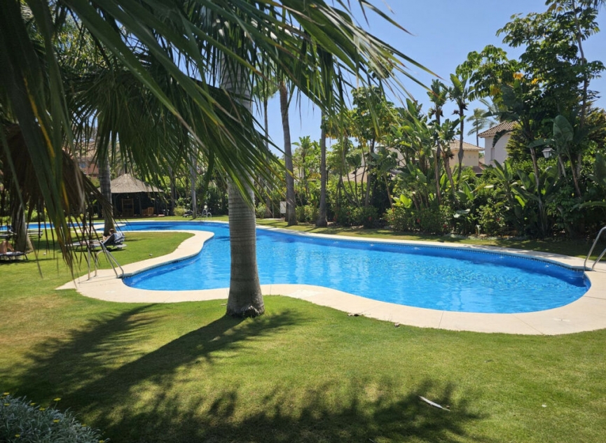 Resale - Apartment -
Puerto Banús