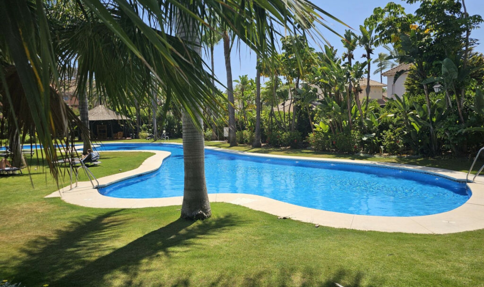 Resale - Apartment -
Puerto Banús