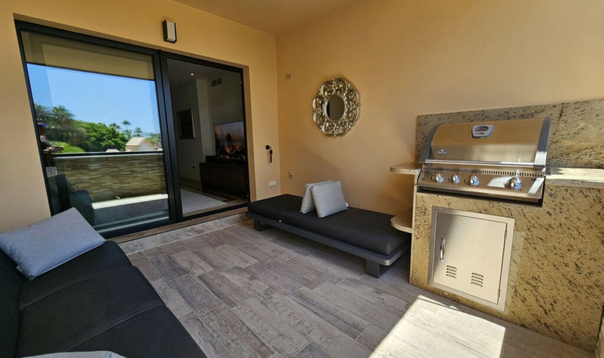 Resale - Apartment -
Puerto Banús