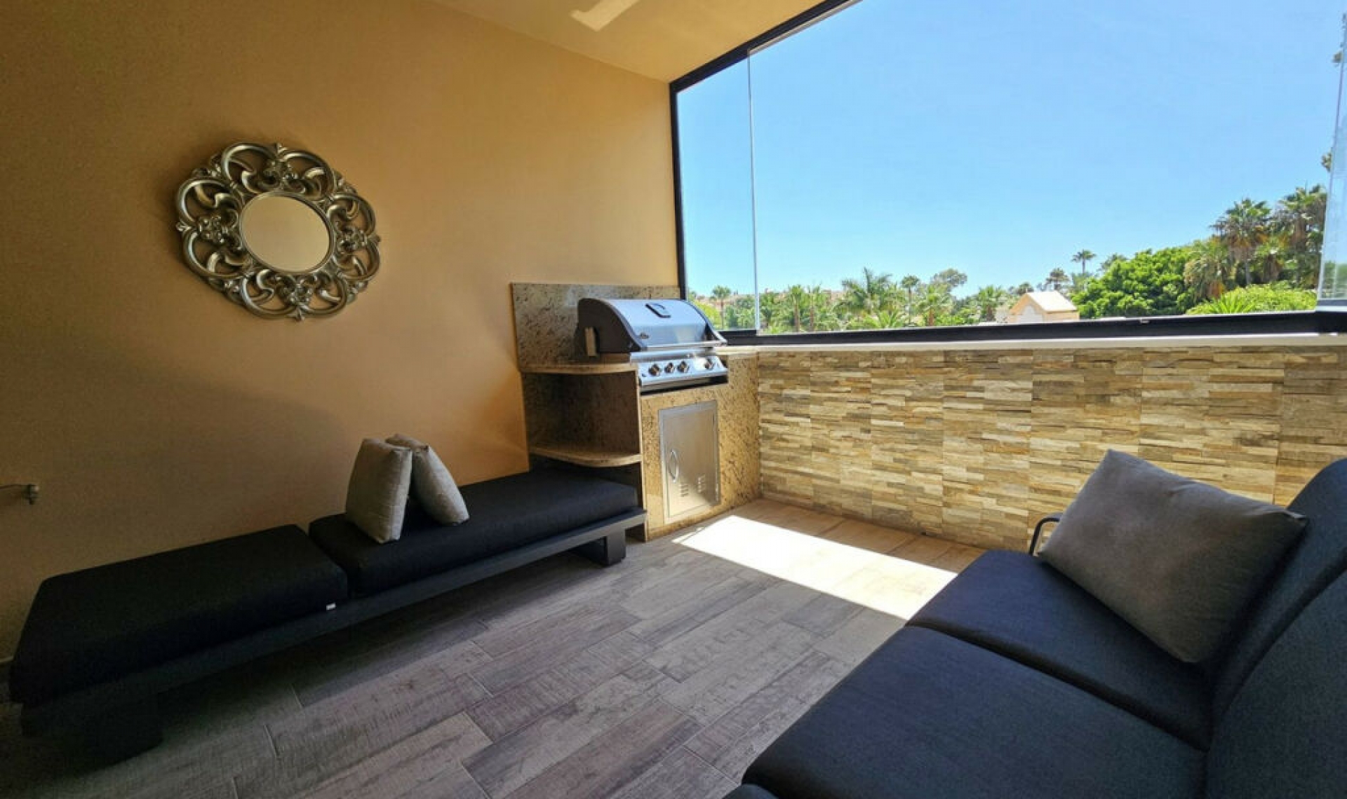 Resale - Apartment -
Puerto Banús