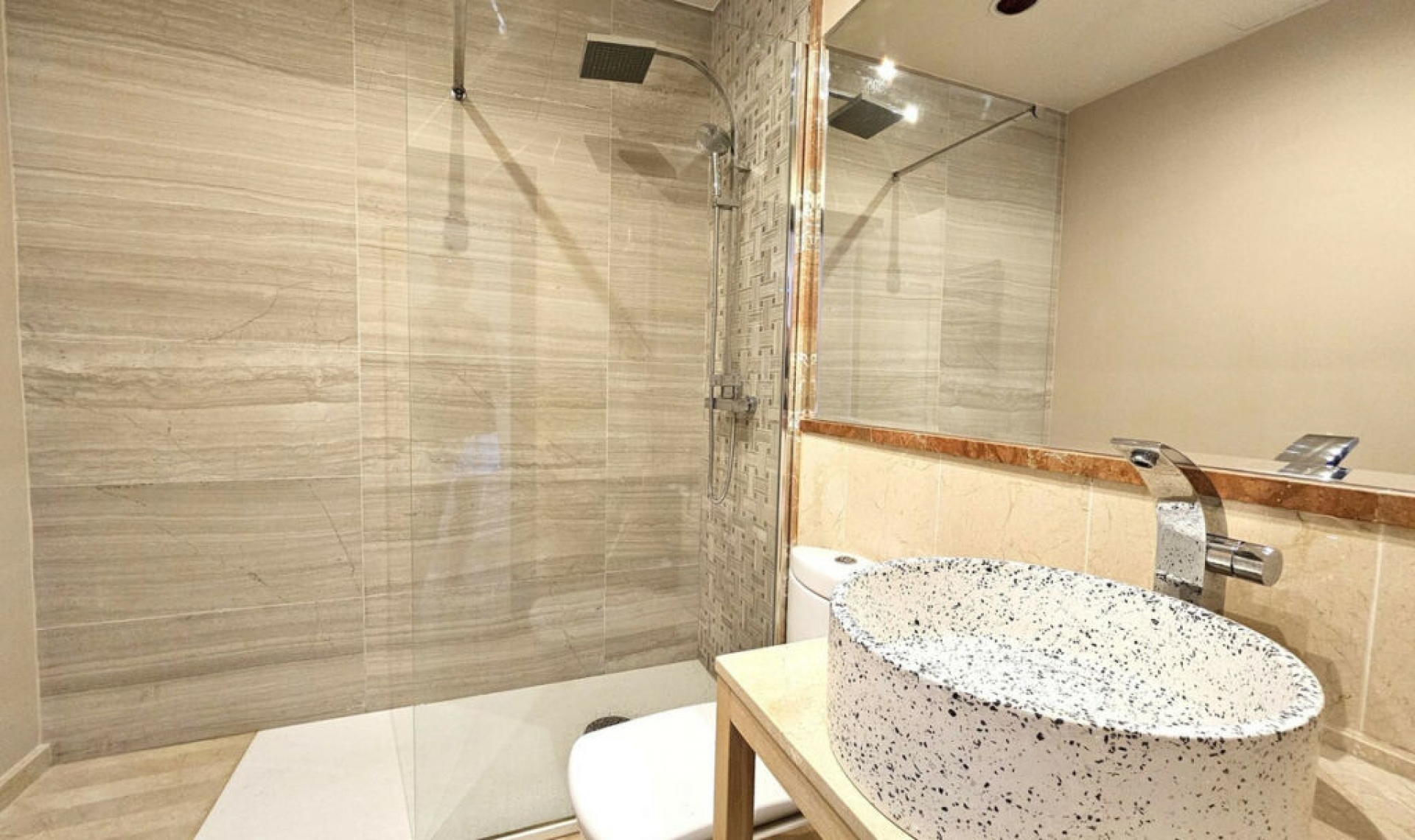 Resale - Apartment -
Puerto Banús