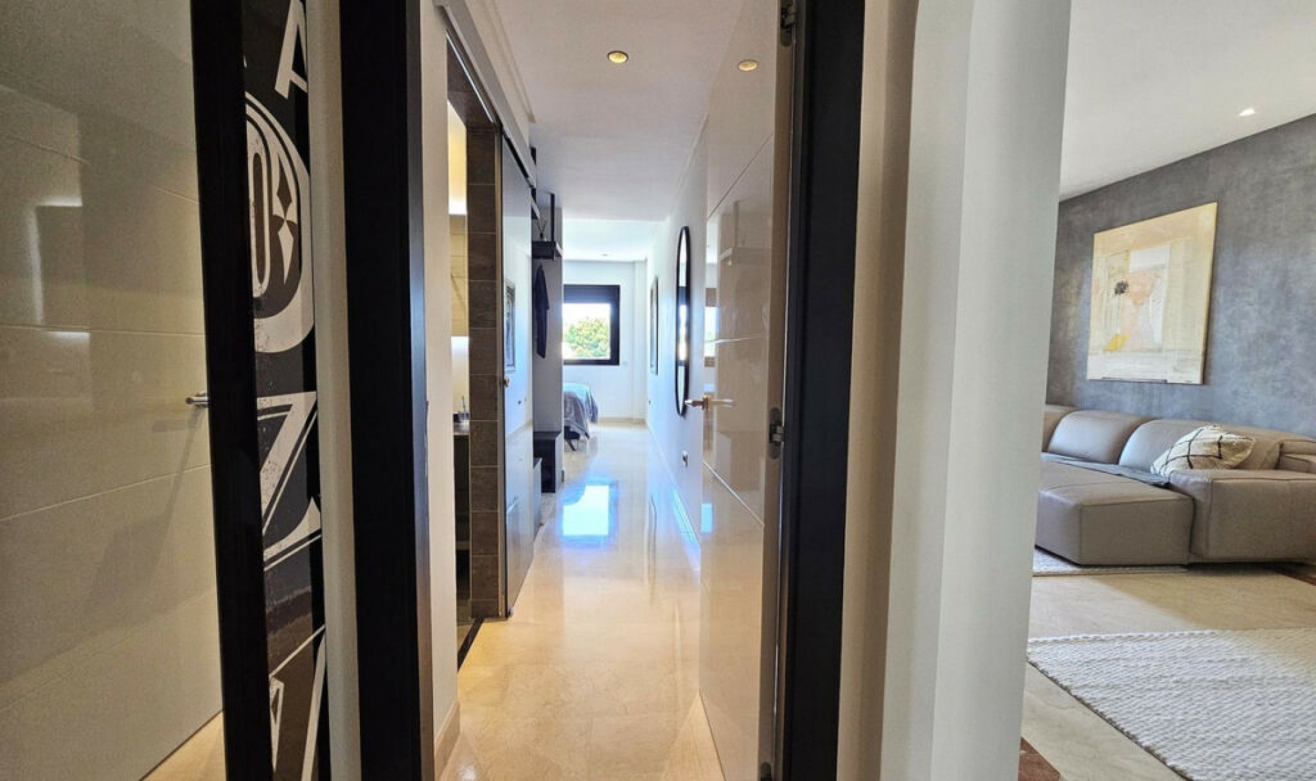 Resale - Apartment -
Puerto Banús