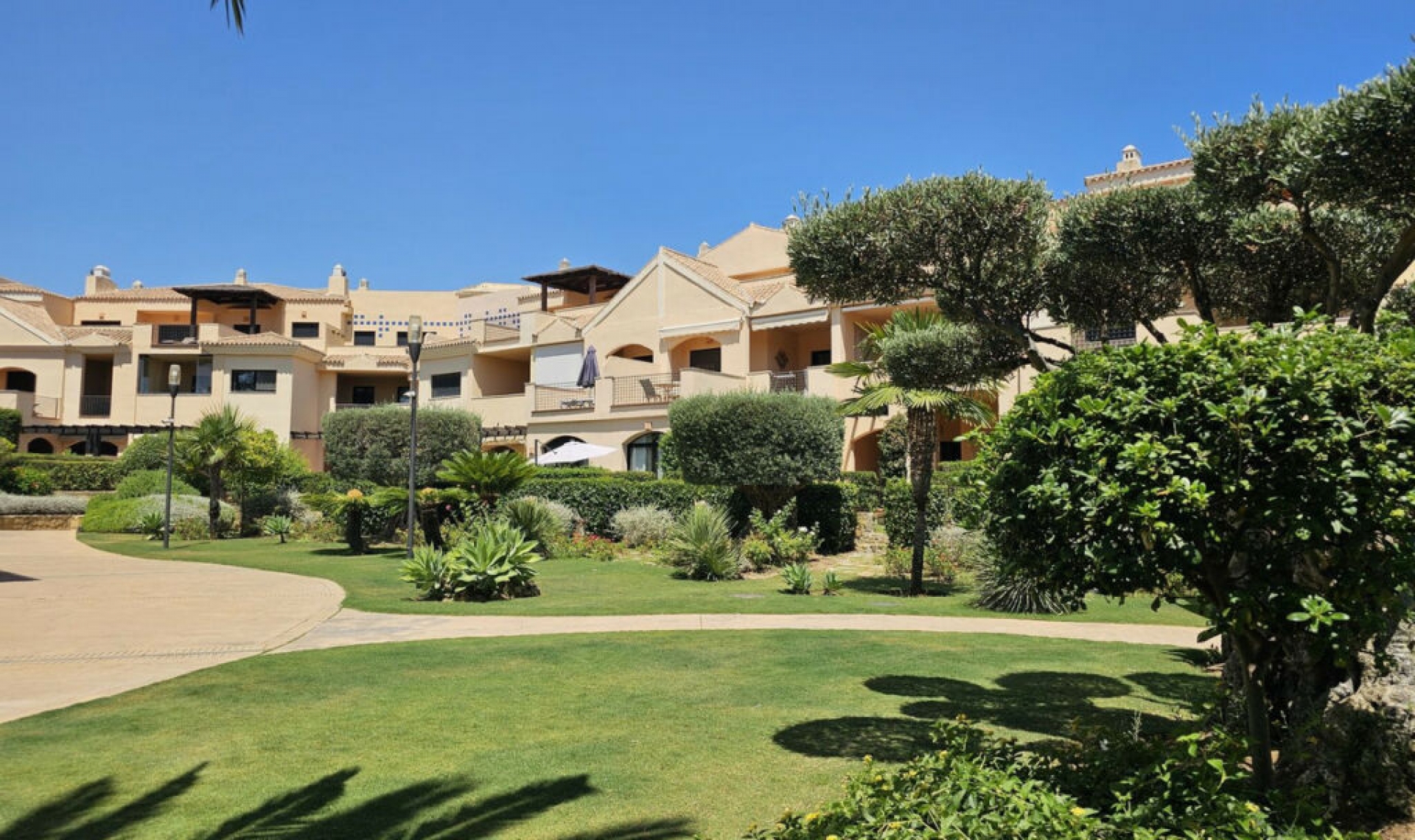 Resale - Apartment -
Puerto Banús