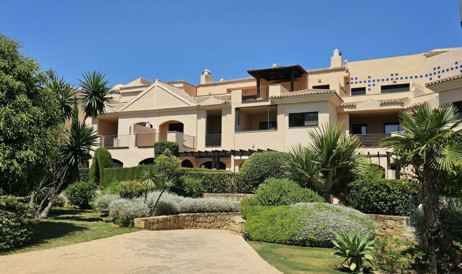 Resale - Apartment -
Puerto Banús