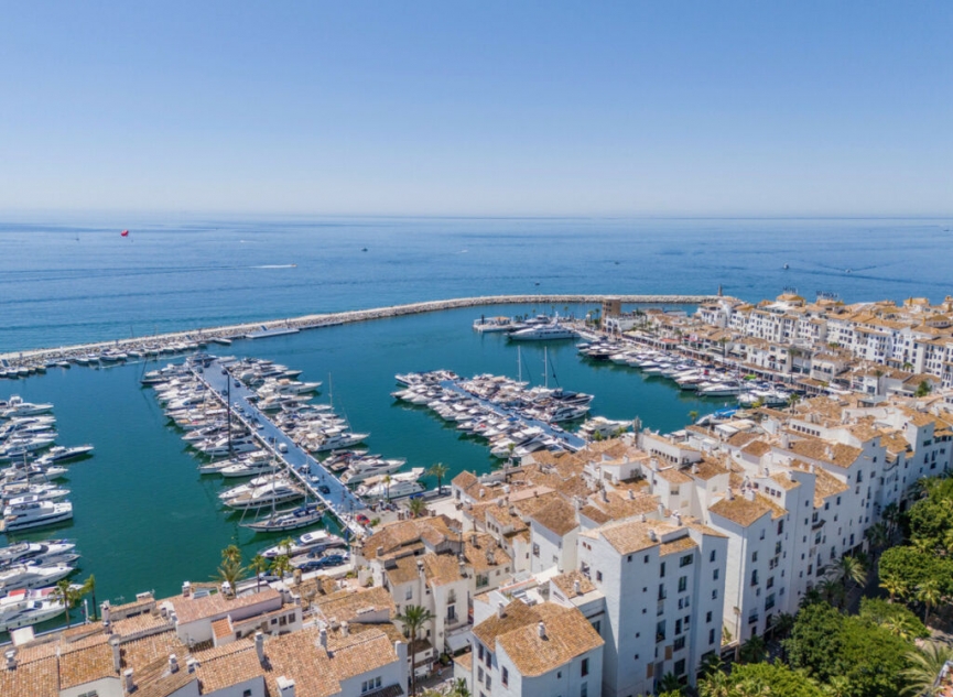 Resale - Apartment -
Puerto Banús