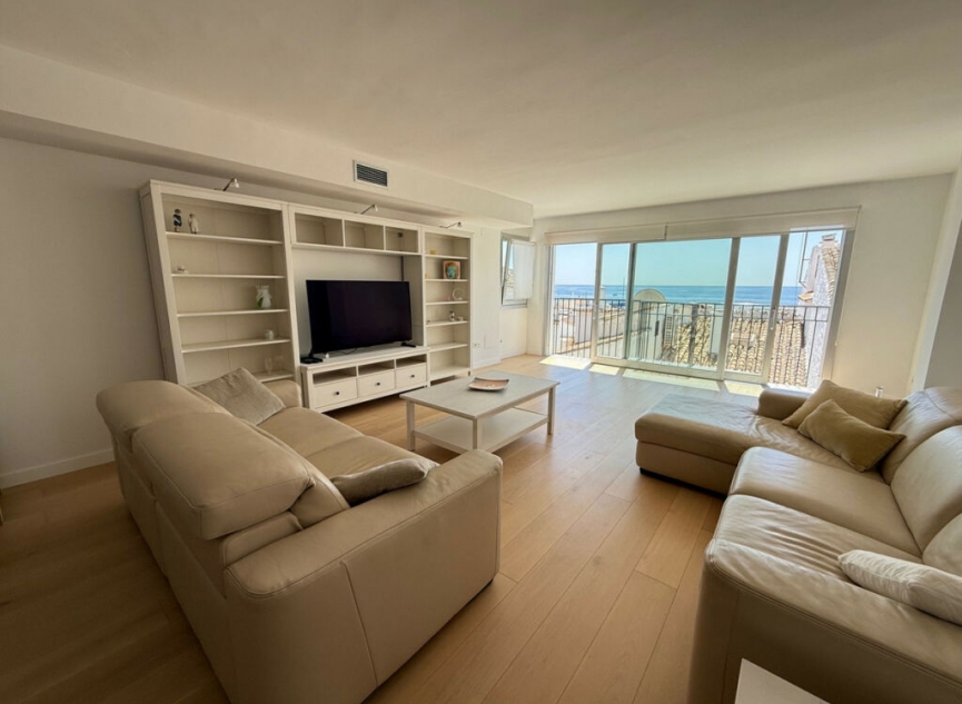 Resale - Apartment -
Puerto Banús