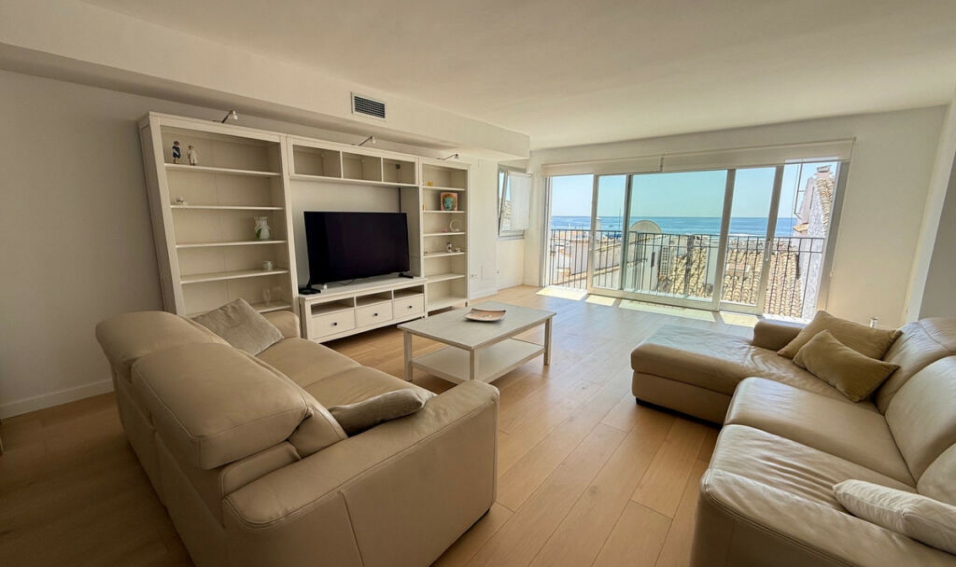 Resale - Apartment -
Puerto Banús