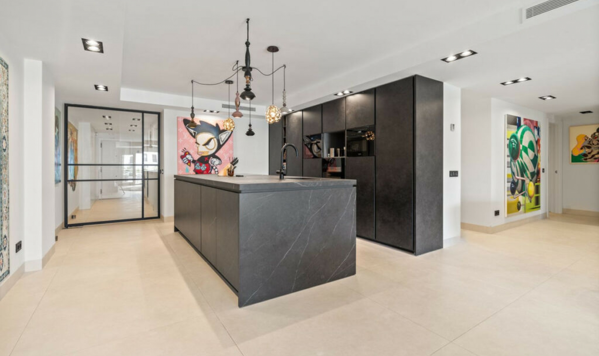 Resale - Apartment -
Puerto Banús