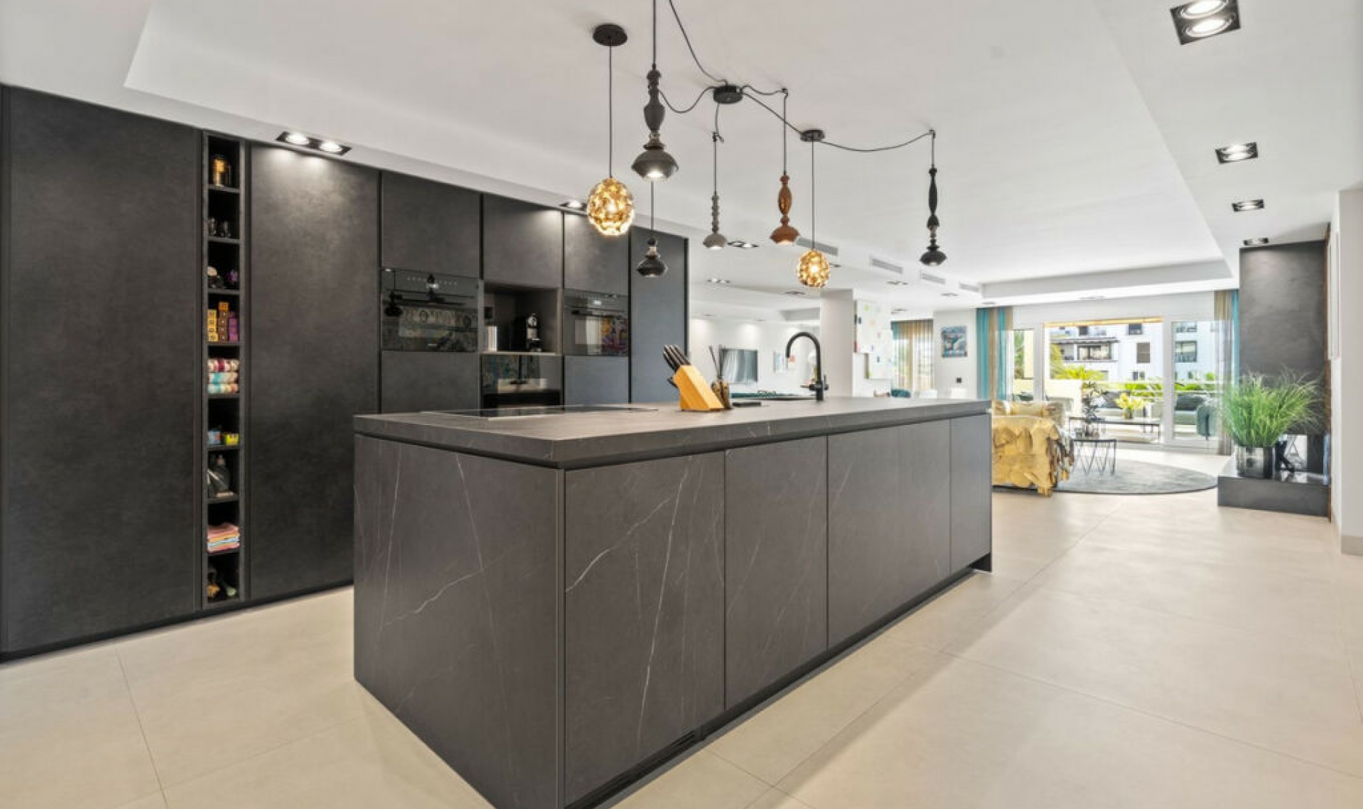 Resale - Apartment -
Puerto Banús