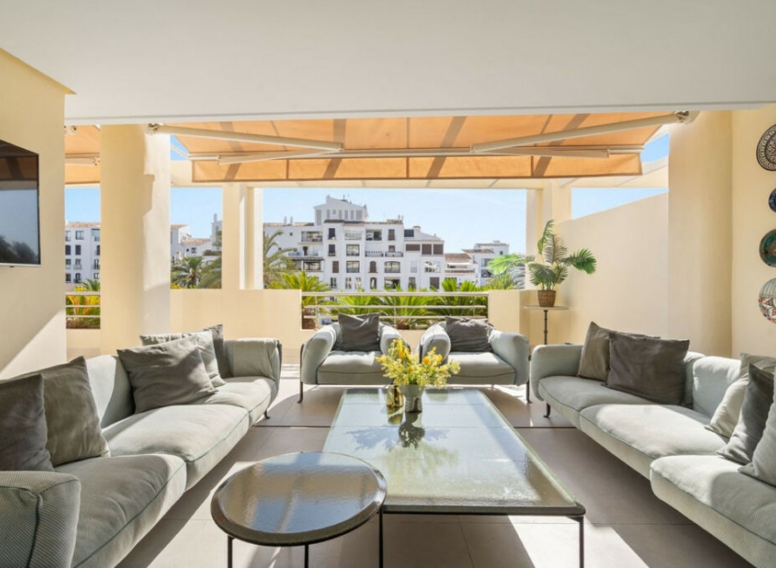 Resale - Apartment -
Puerto Banús