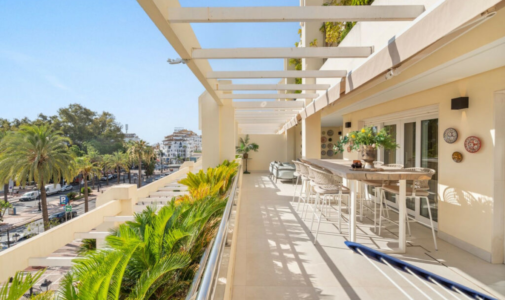 Resale - Apartment -
Puerto Banús