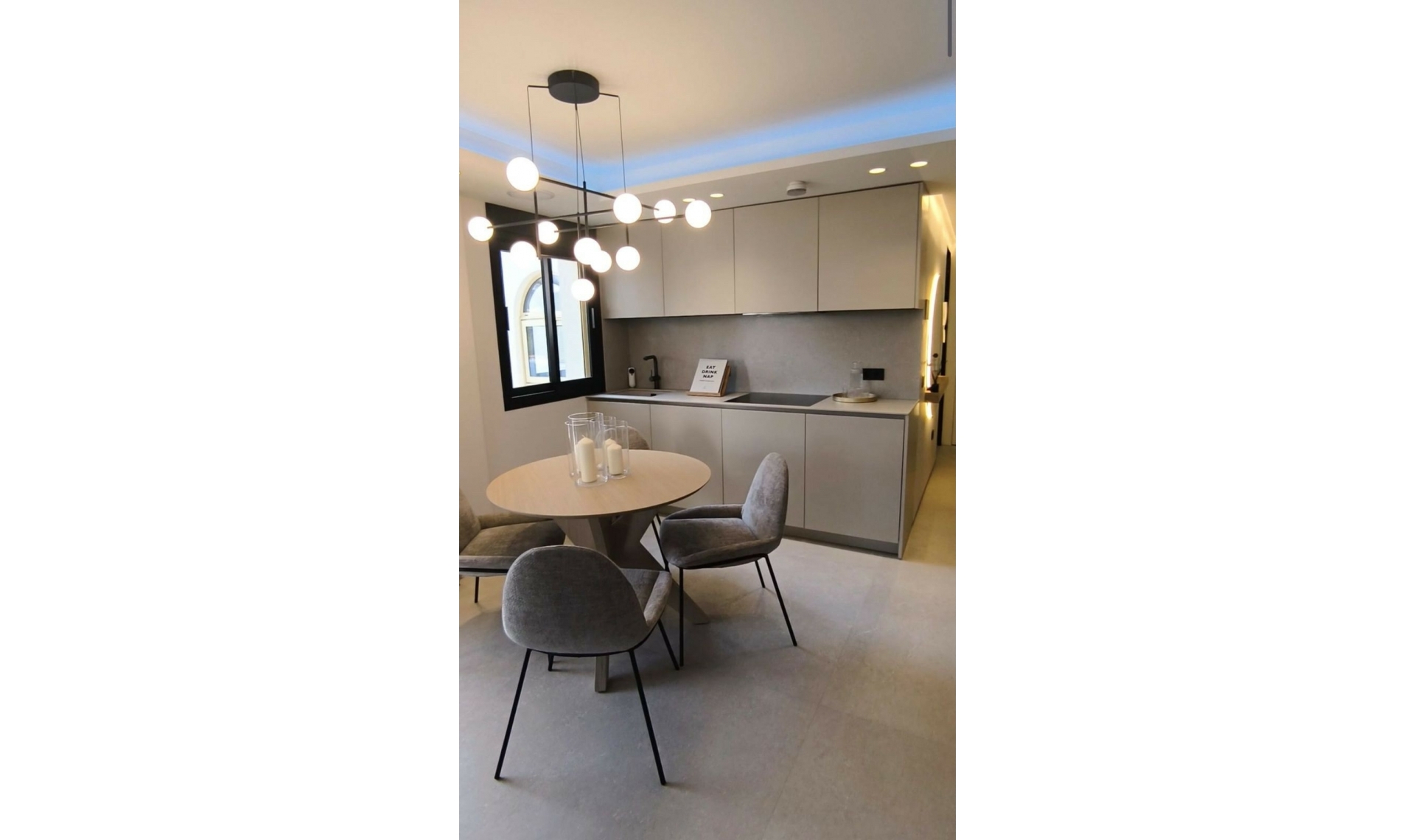 Resale - Apartment -
Puerto Banús