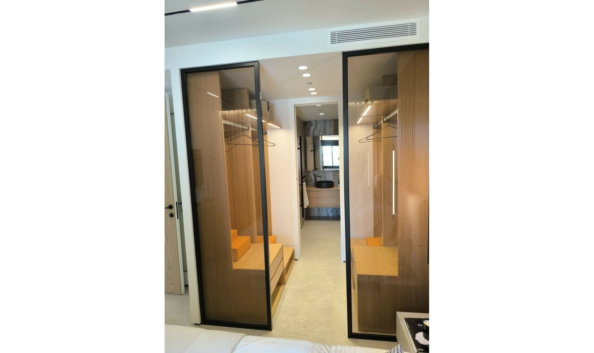 Resale - Apartment -
Puerto Banús