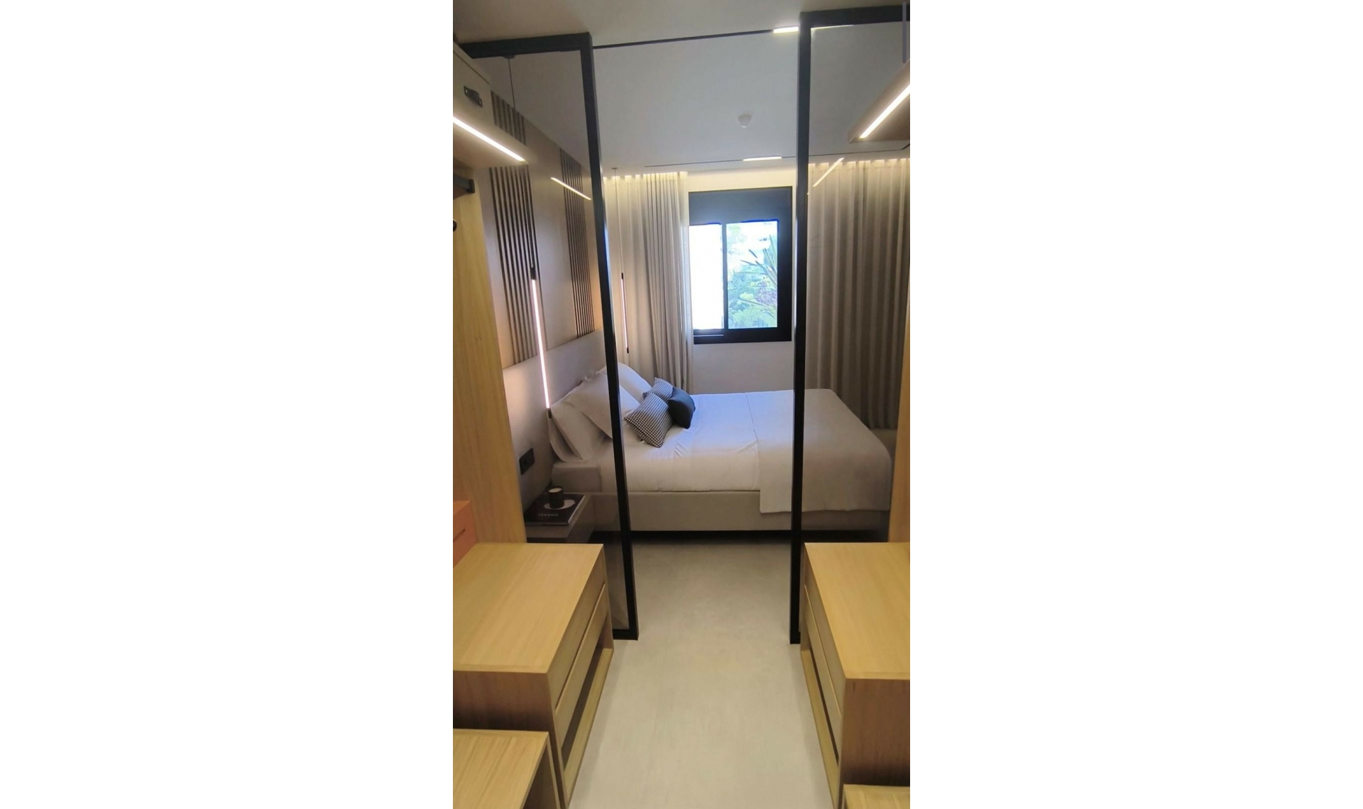 Resale - Apartment -
Puerto Banús