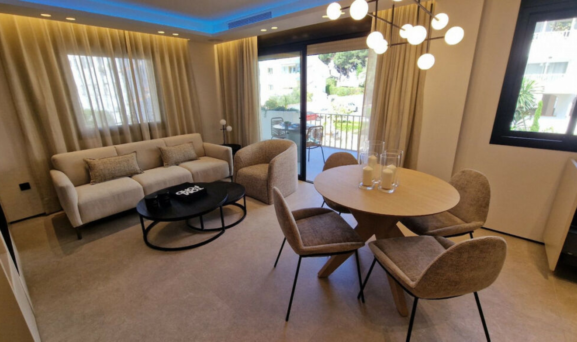 Resale - Apartment -
Puerto Banús