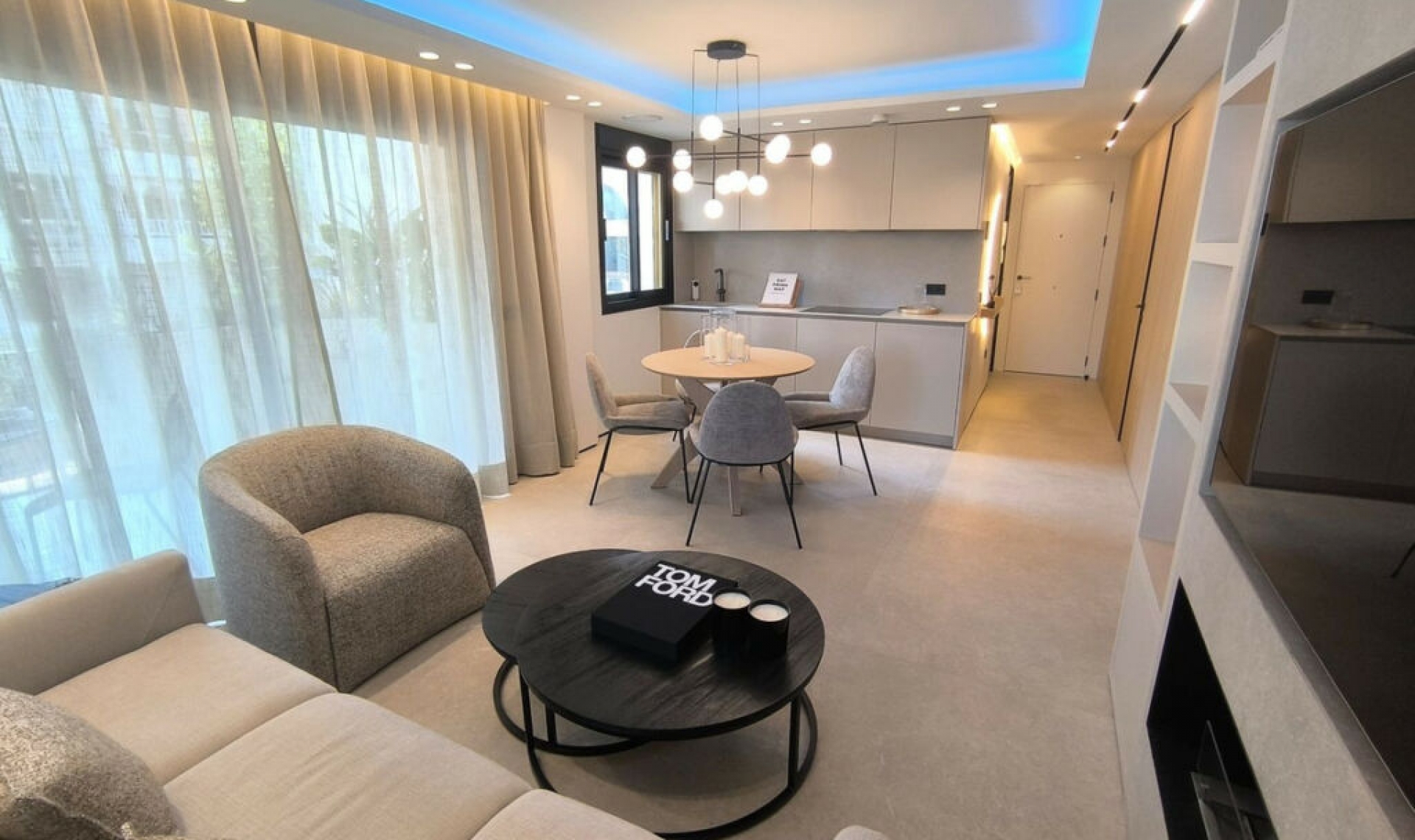 Resale - Apartment -
Puerto Banús