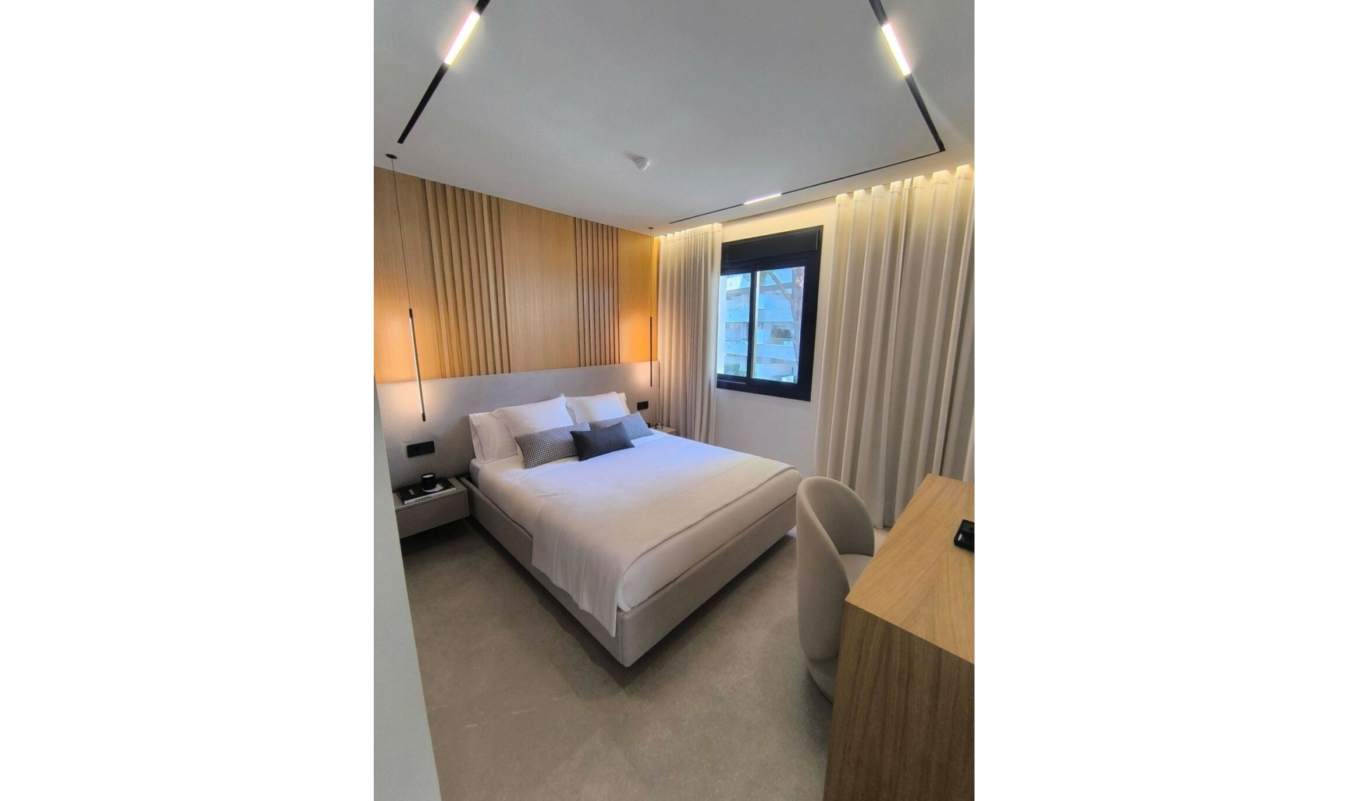 Resale - Apartment -
Puerto Banús