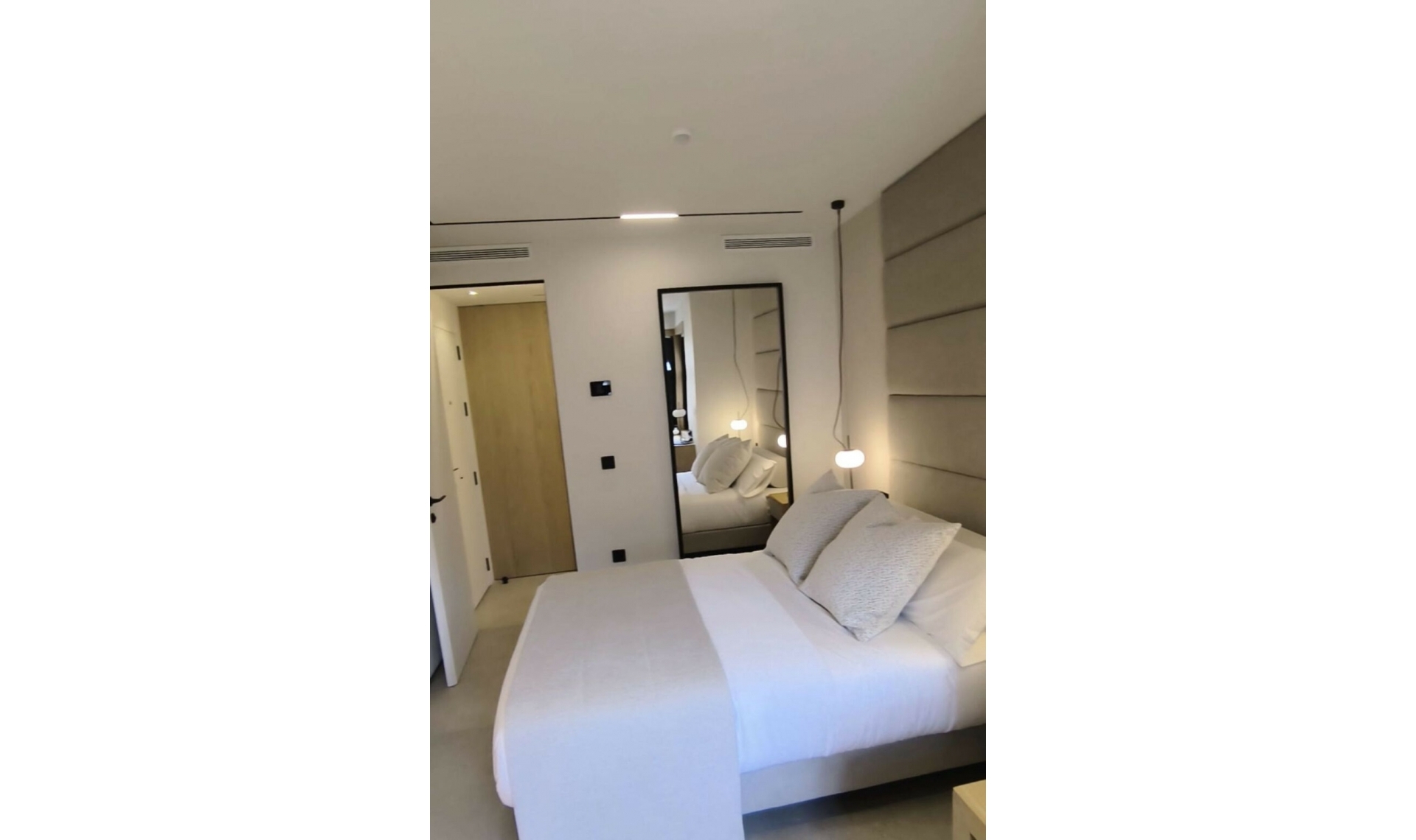 Resale - Apartment -
Puerto Banús