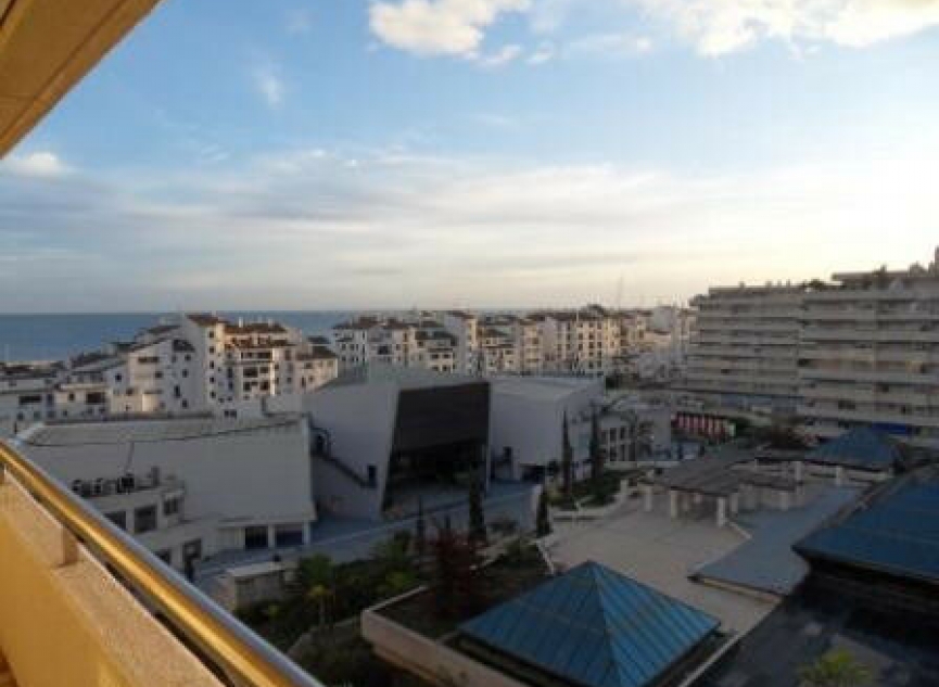 Resale - Apartment -
Puerto Banús