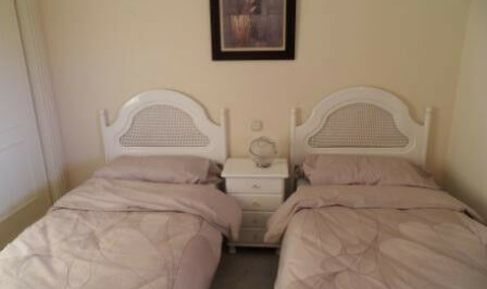 Resale - Apartment -
Puerto Banús