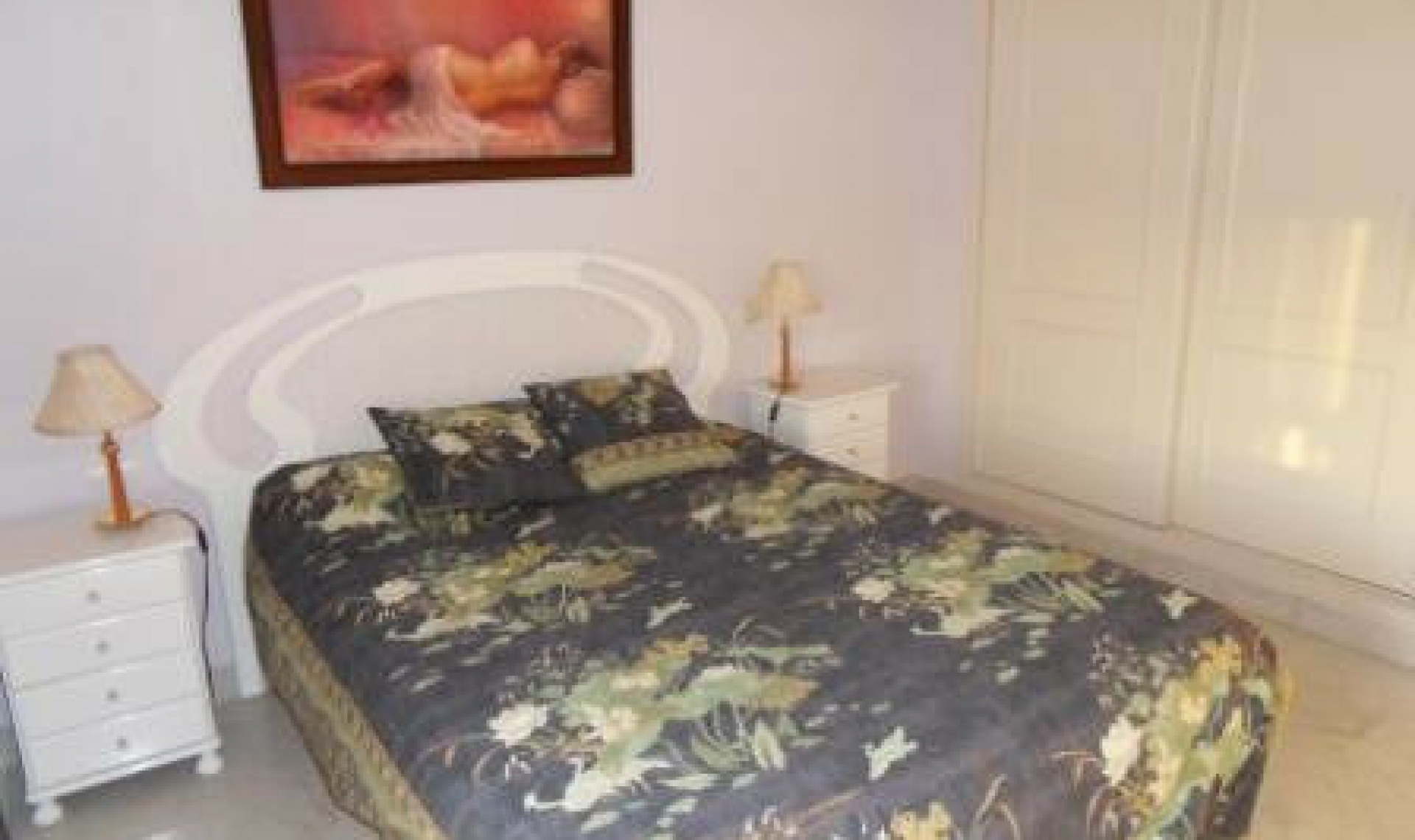 Resale - Apartment -
Puerto Banús