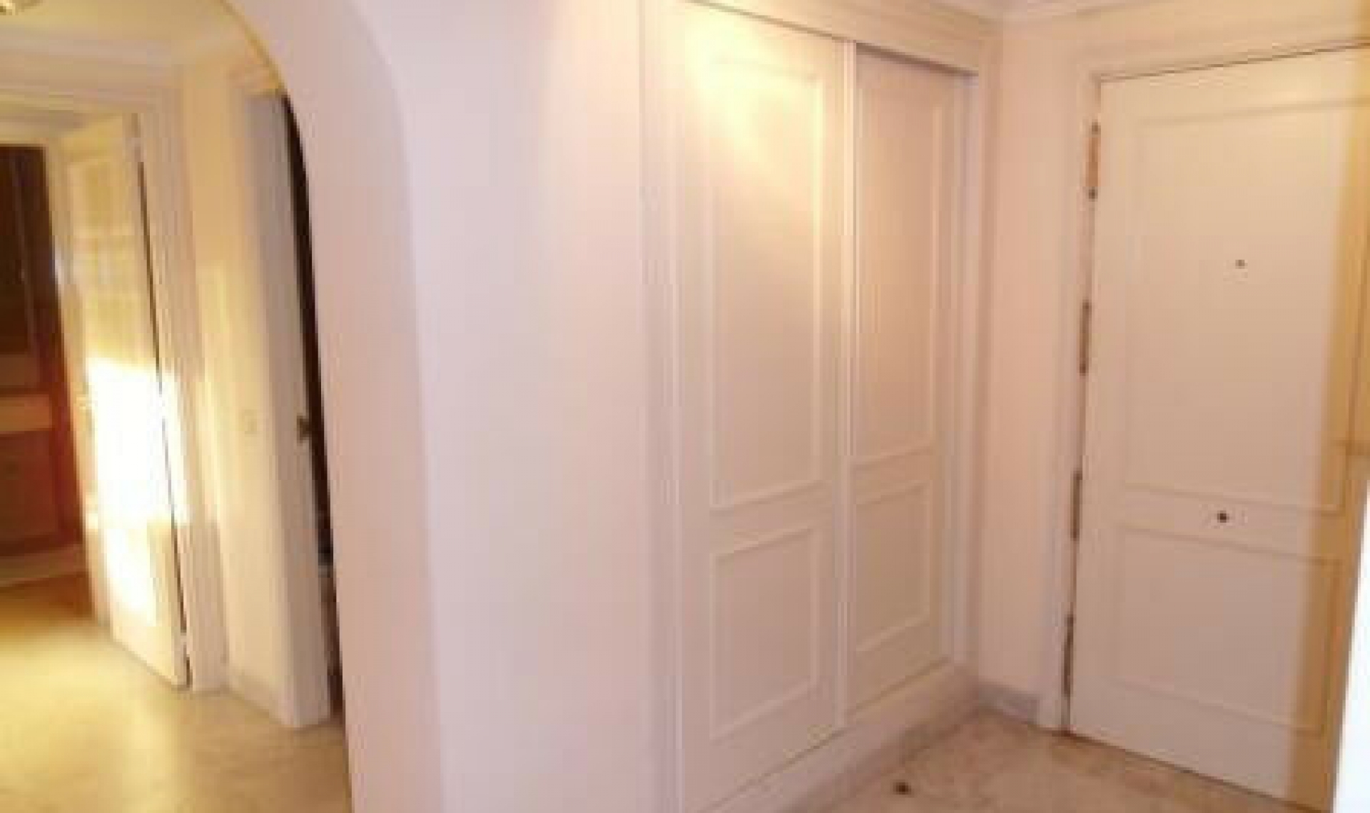 Resale - Apartment -
Puerto Banús