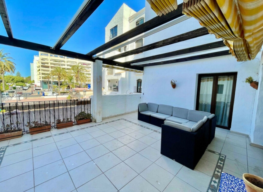 Resale - Apartment -
Puerto Banús