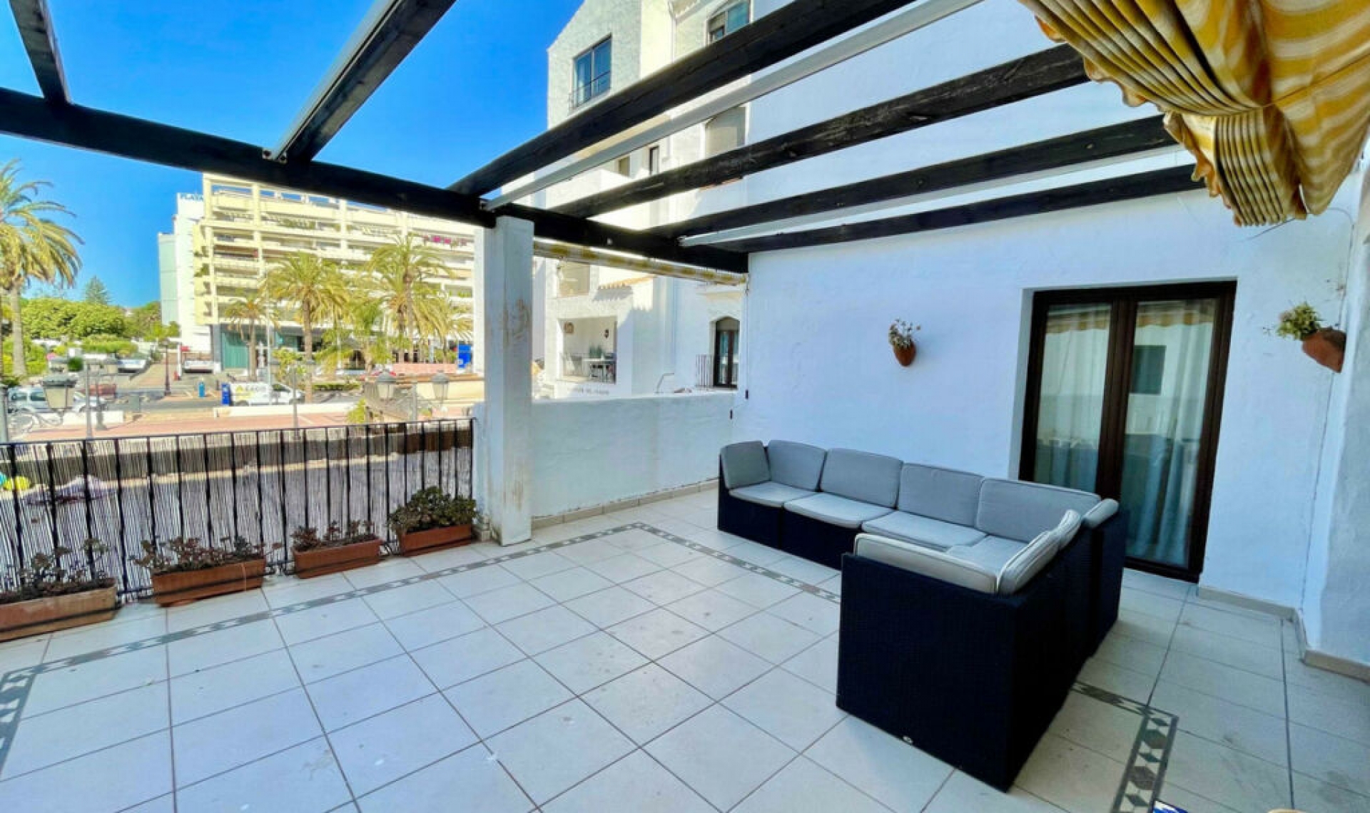 Resale - Apartment -
Puerto Banús