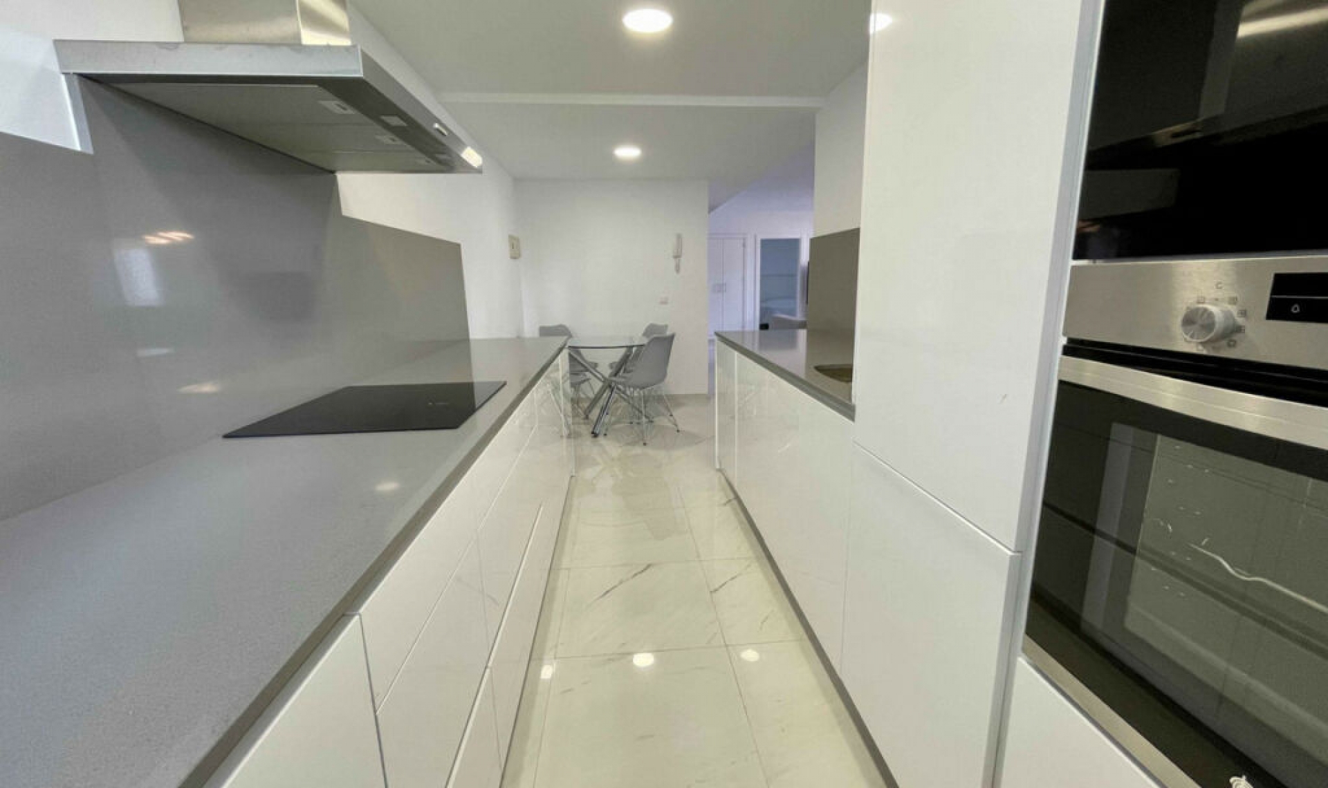 Resale - Apartment -
Puerto Banús