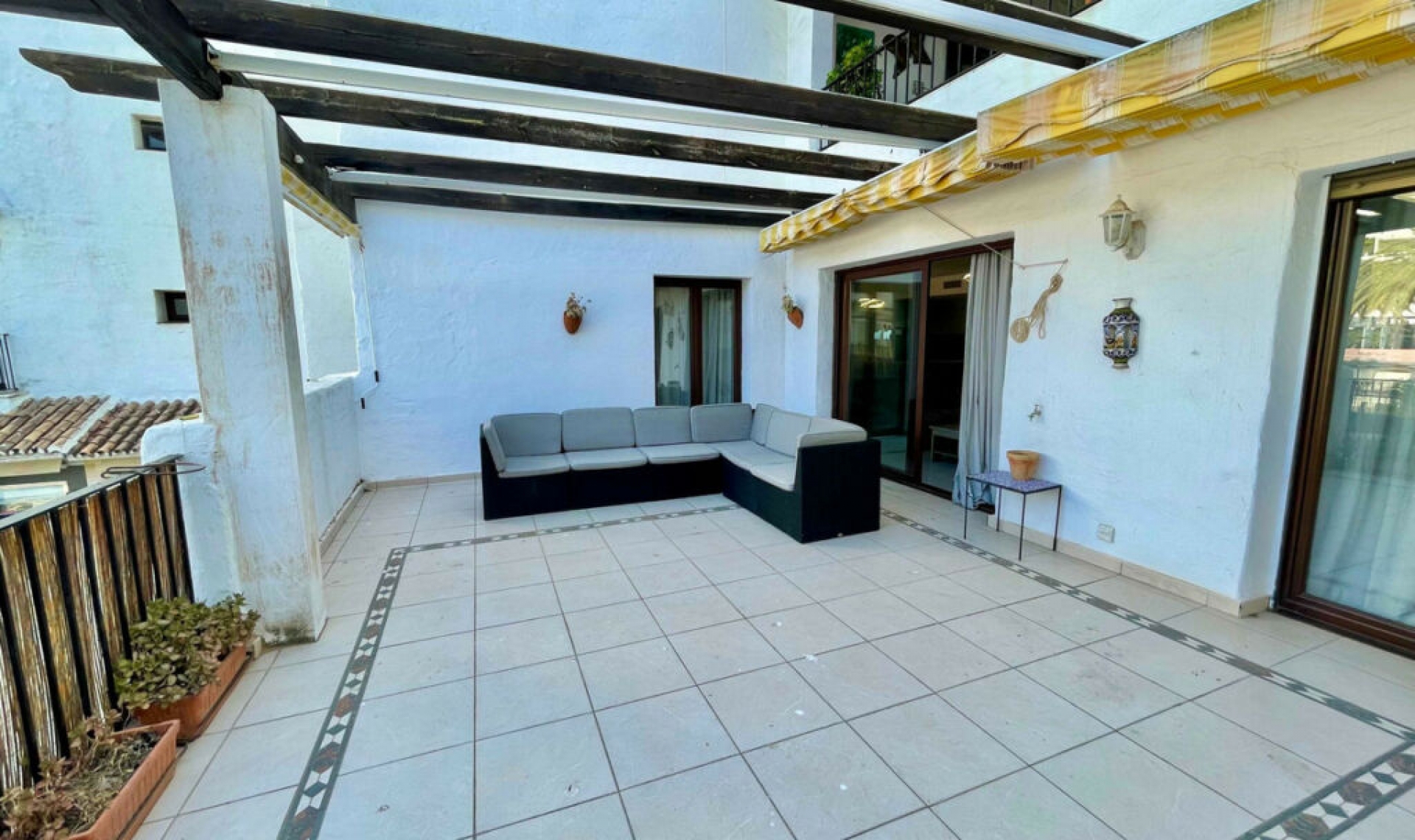 Resale - Apartment -
Puerto Banús