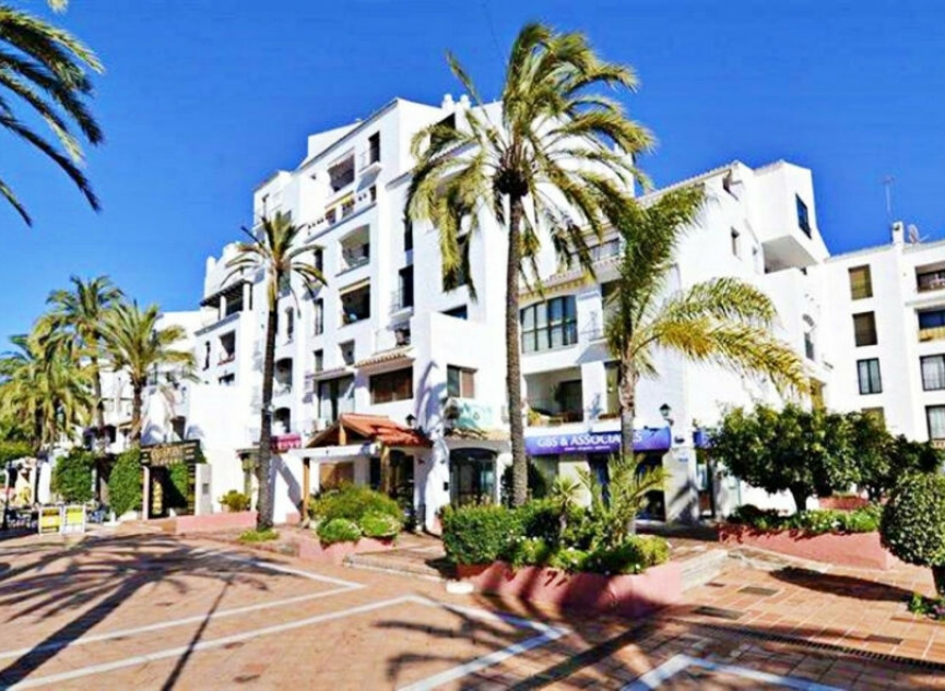 Resale - Apartment -
Puerto Banús