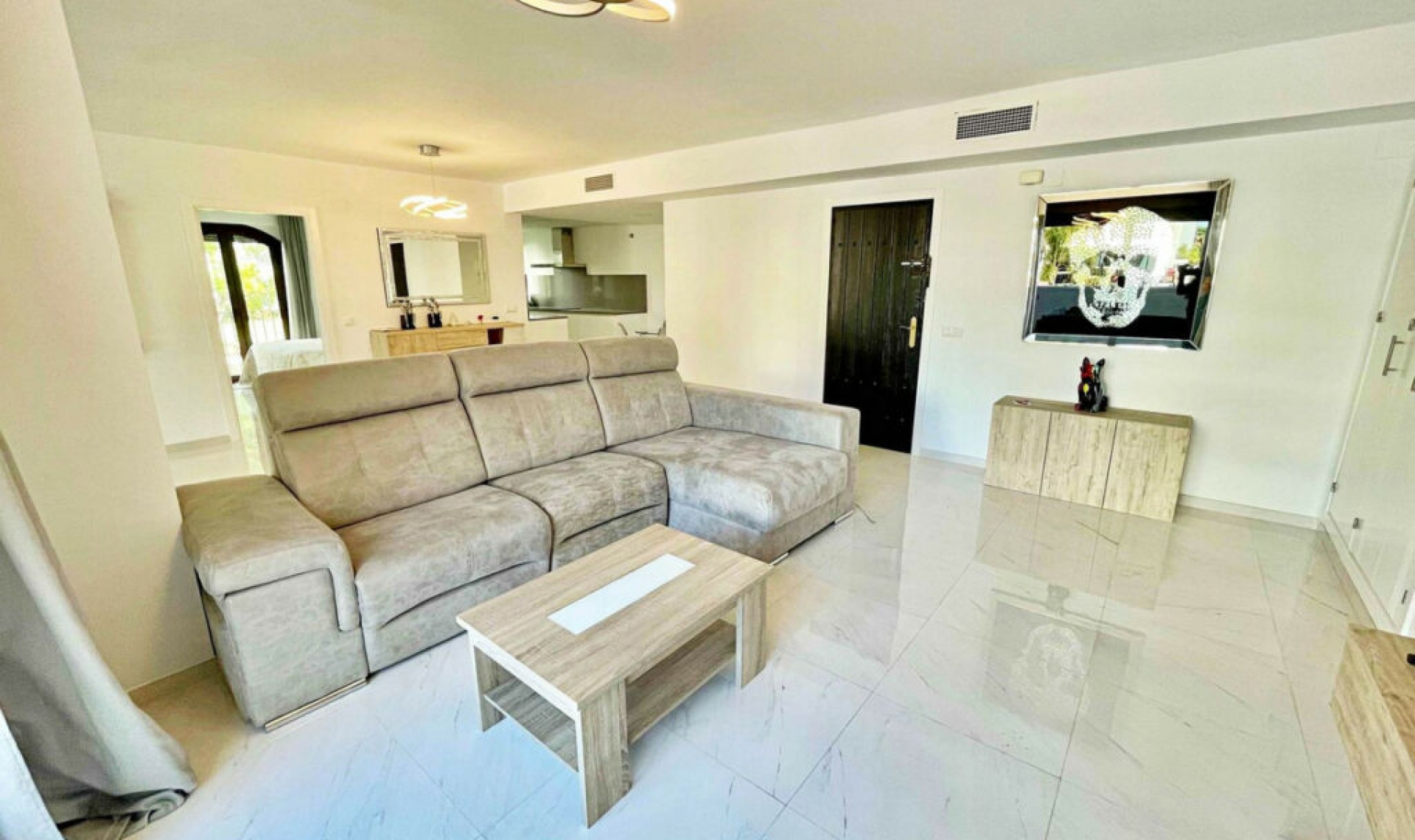 Resale - Apartment -
Puerto Banús