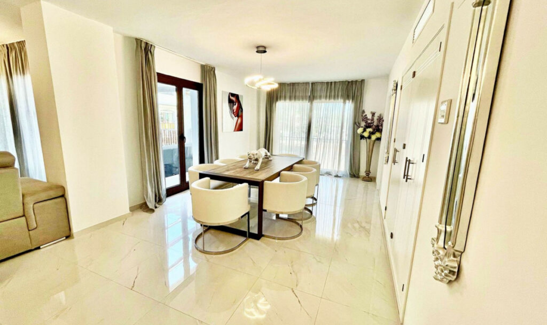 Resale - Apartment -
Puerto Banús