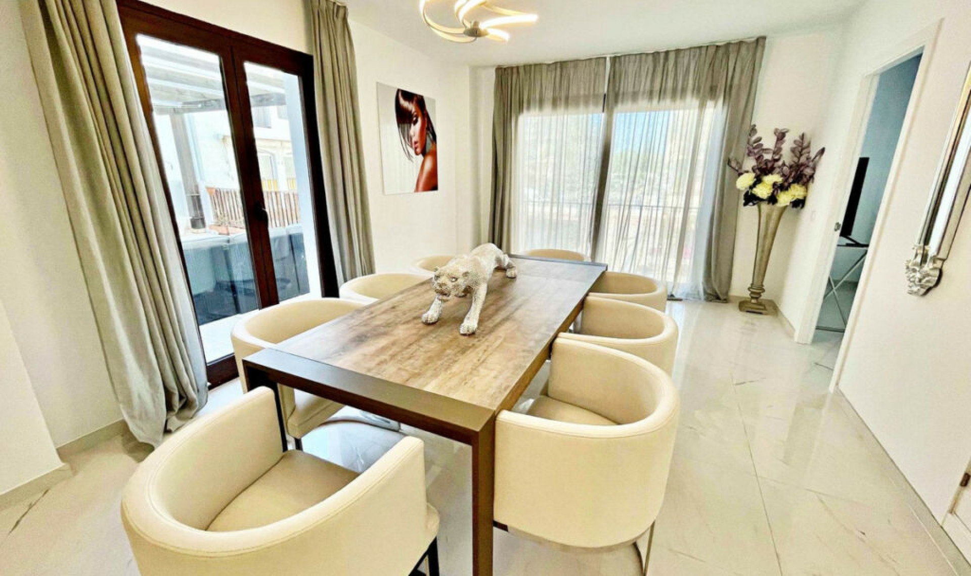 Resale - Apartment -
Puerto Banús