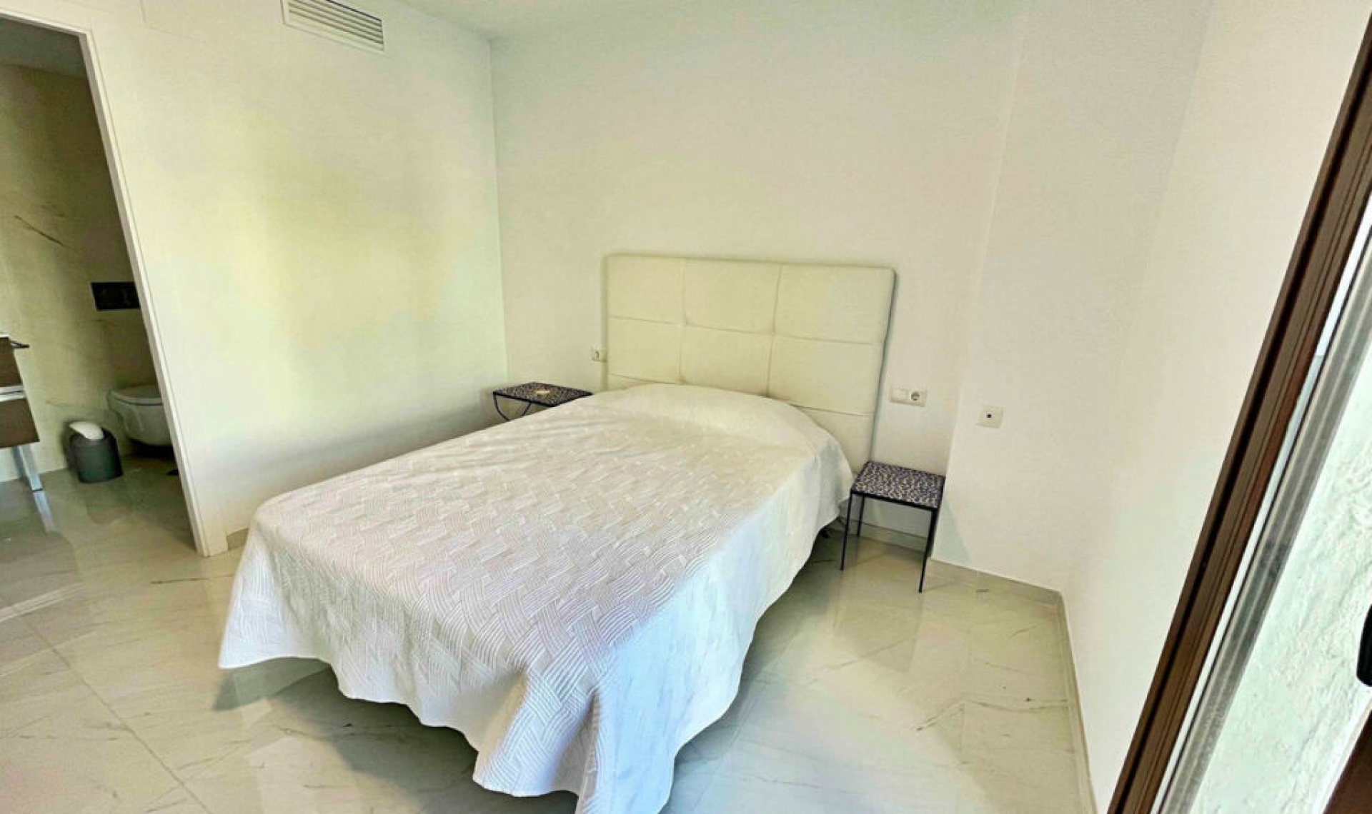 Resale - Apartment -
Puerto Banús