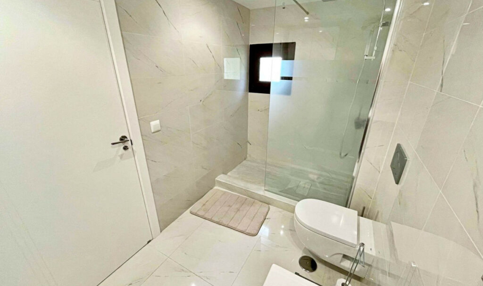 Resale - Apartment -
Puerto Banús