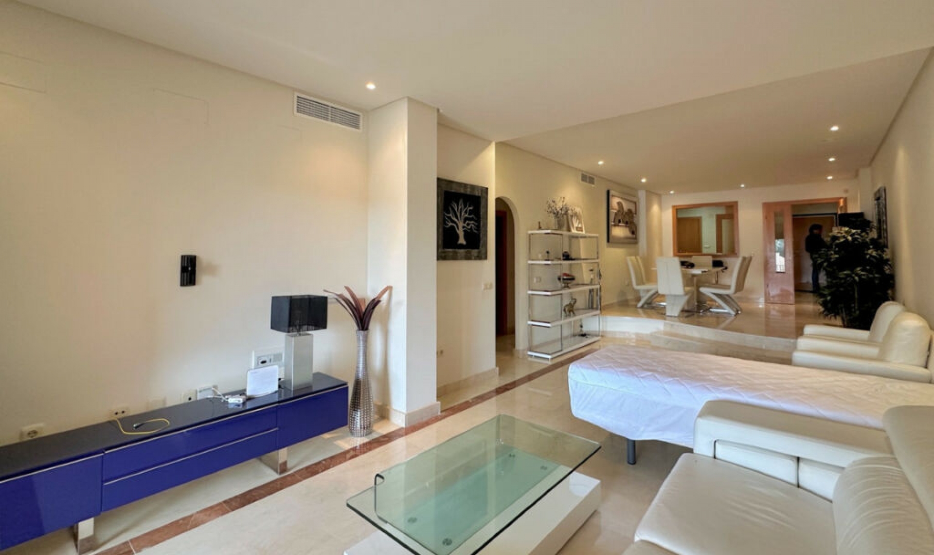 Resale - Apartment -
Puerto Banús