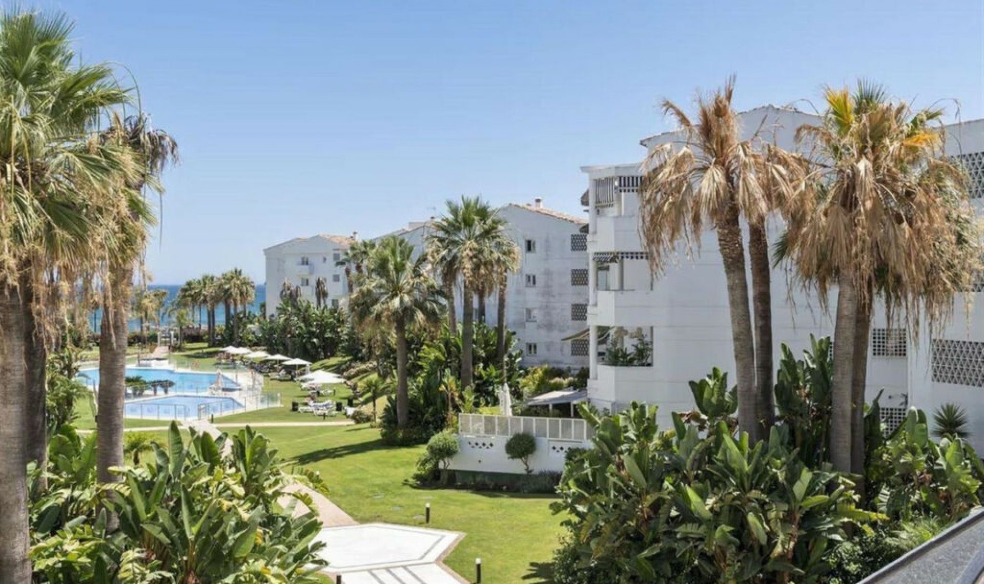 Resale - Apartment -
Puerto Banús