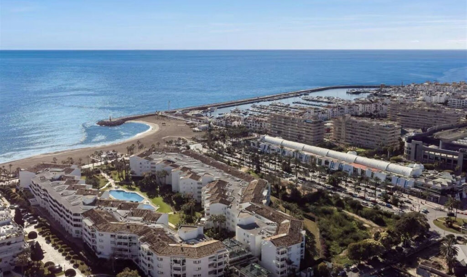 Resale - Apartment -
Puerto Banús
