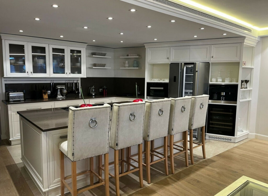 Resale - Apartment -
Puerto Banús